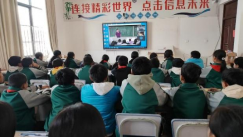 阅读点亮乡村希望之光 上海交大文创学院《远山领读》公益助教项目开展“世界读书日”特别活动